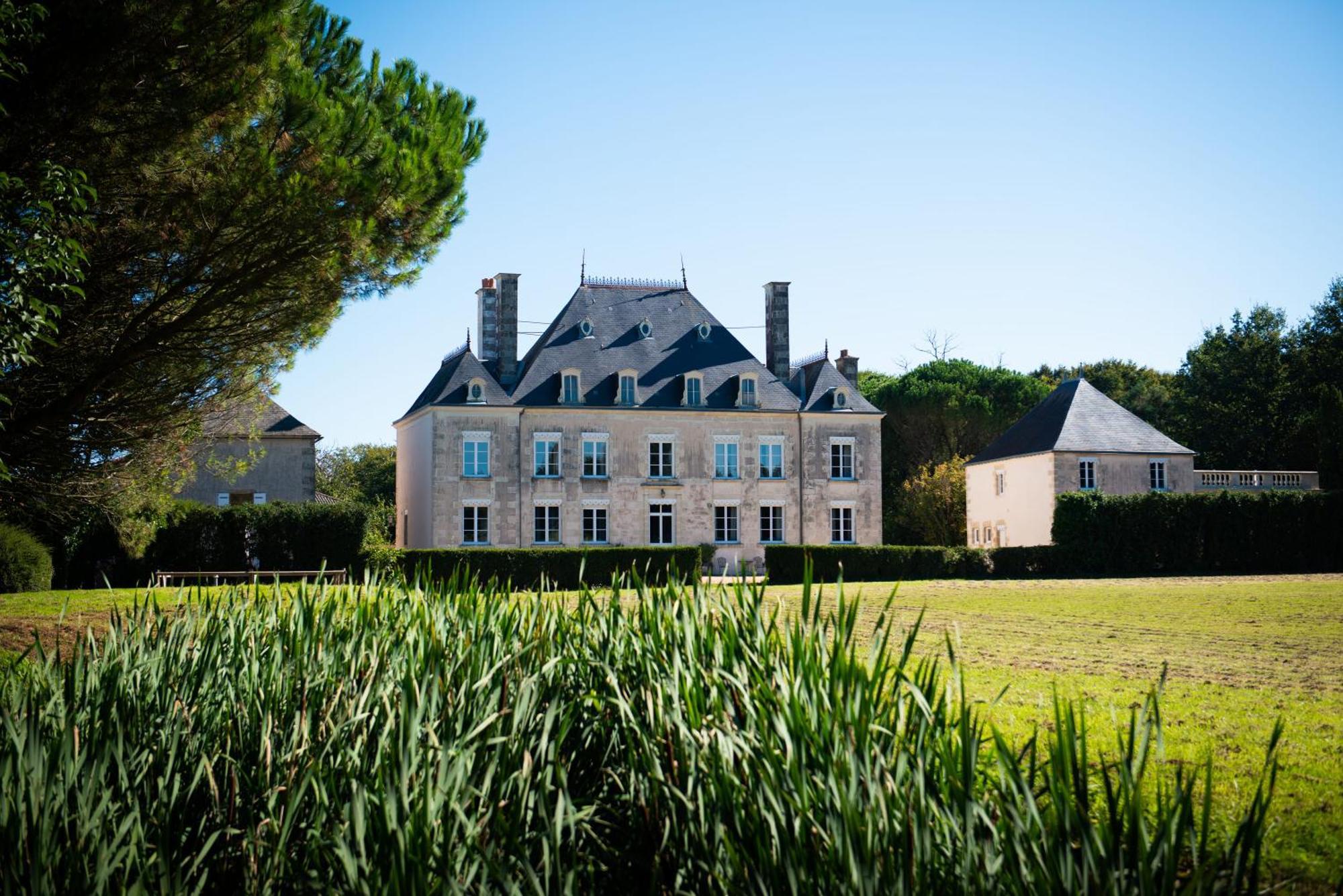 Sanxay Domaine De La Briouse Bed & Breakfast エクステリア 写真